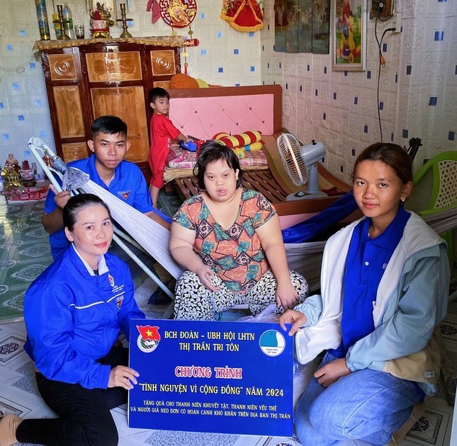 Đoàn Thị trấn Tri Tôn thực hiện chương trình "Tình Nguyện Vì Cộng Đồng"
