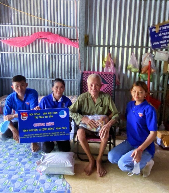 Đoàn Thị trấn Tri Tôn thực hiện chương trình "Tình Nguyện Vì Cộng Đồng"